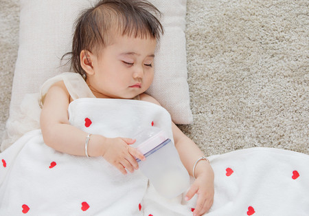 婴儿出水痘有哪些症状 婴儿出水痘的初期症状