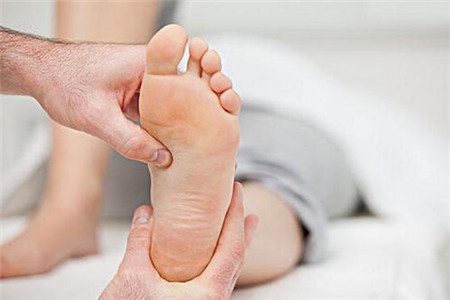 孕妇脚肿的原因以及有效的缓解方法