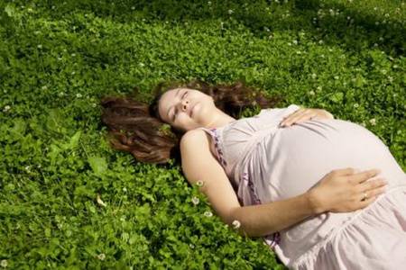 女性宫外孕早期症状,六个怀孕表现可能是宫外孕妊娠