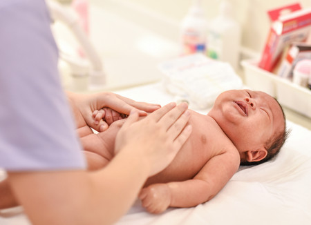 新生儿排气操怎么做 如何给新生儿做排气操