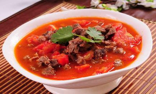 西红柿炖牛肉的做法,最正宗的做法不用高压锅就能做的软烂