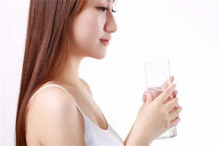 女人尿酸高引起的原因以及预防方法