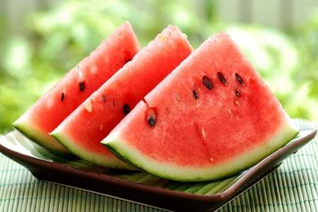 西瓜的五大功效与作用 夏天三个吃西瓜的禁忌