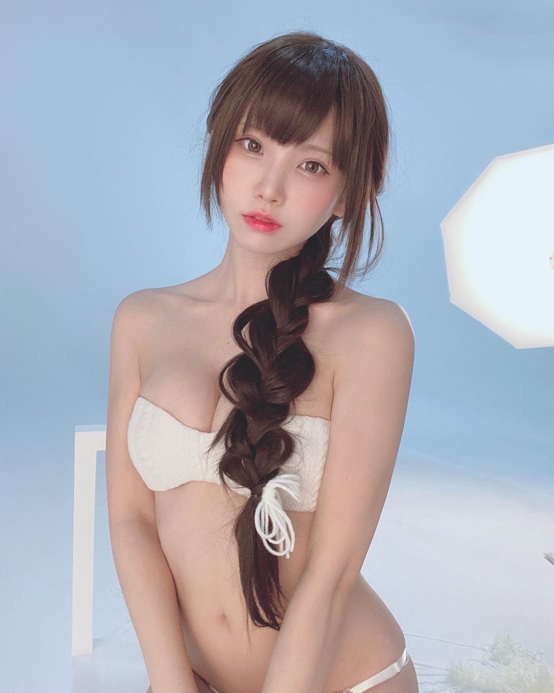 日本第一美女 COSER！最新「Enako」性感写真画面曝光，邪恶视角谁受得了…