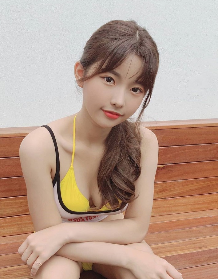 短发小清新直播主「은유화」童颜巨乳 浑圆饱满「白嫩雪乳」让人瞬间沦陷