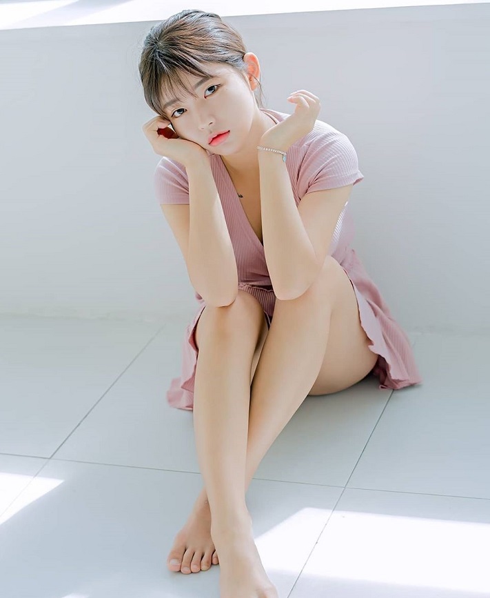 短发小清新直播主「은유화」童颜巨乳 浑圆饱满「白嫩雪乳」让人瞬间沦陷