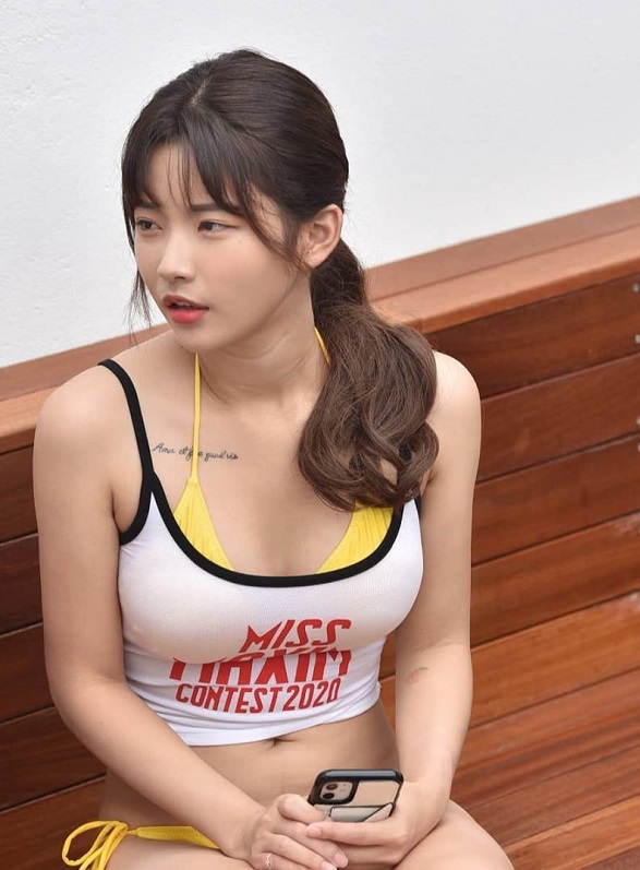 短发小清新直播主「은유화」童颜巨乳 浑圆饱满「白嫩雪乳」让人瞬间沦陷