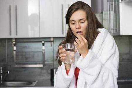 备孕期感冒发烧了怎么办 女人备孕期可以吃感冒药和抗生素吗