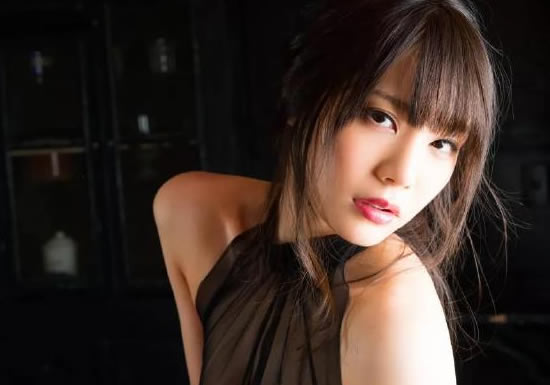 铃村爱里10部最好看的作品美照欣赏。
