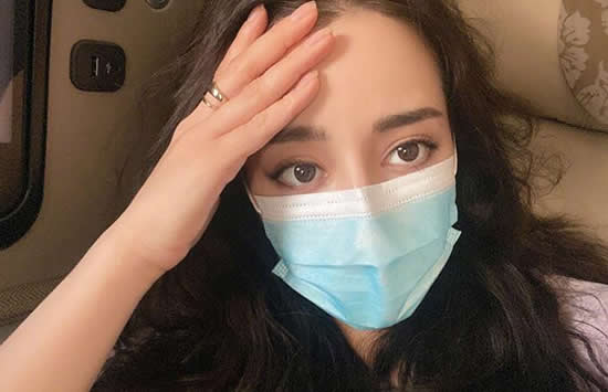 之后再出演《傲娇与偏见》、《漂亮的李慧珍》等等现代剧目，有了一定的观众缘。在2017年的时候，出演《三生三世十里桃花》中九尾红狐白凤九一角，彻底的大火起来，并凭借着这部剧获得了第23届上海电视节白玉兰奖最佳女配角奖的提名。