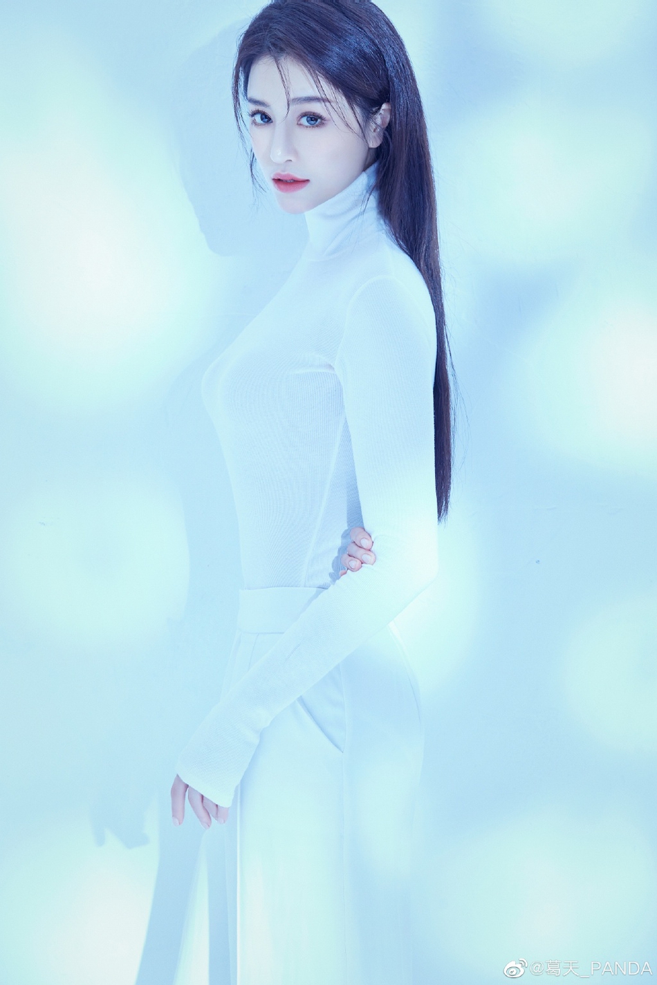 刘翔前妻晒美照气质清冷 双眸勾人嘴唇性感又纯又欲