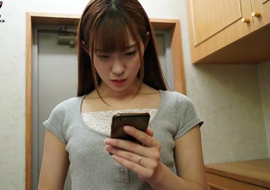 9、美谷朱里，销售榜上成绩亮眼，美谷朱里的实力毋庸置疑。