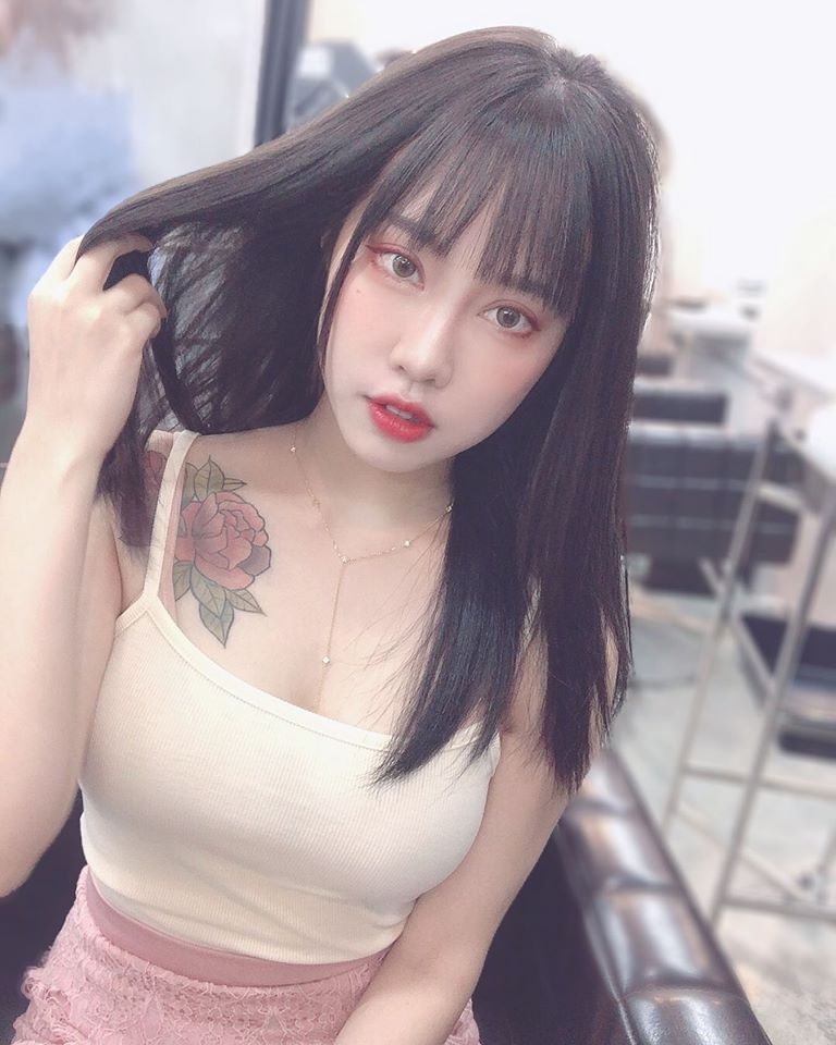 可爱中又带点妩媚！153 cm 电眼麻豆「安妮兔兔」娇小身体内藏「丰满量」