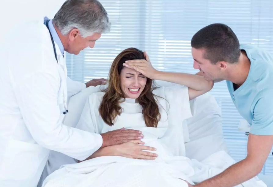 中国孕妇大多数会侧切,是体制的原因吗？医生：情况不同方案不同