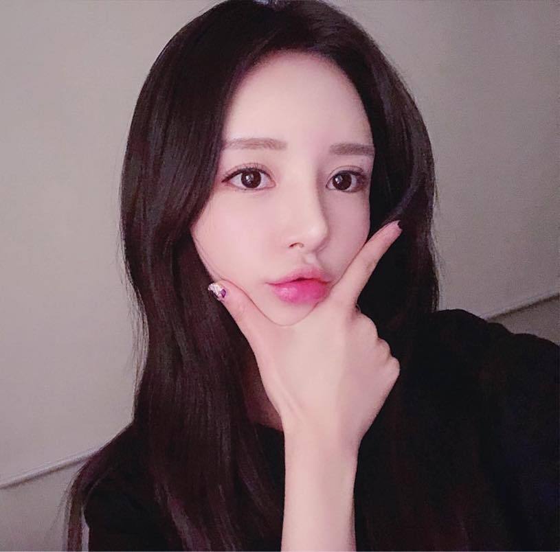 韩国Angelababy！「曲线爆辣」的漂亮小姐姐Dami胸前线条让人浑身发烫！