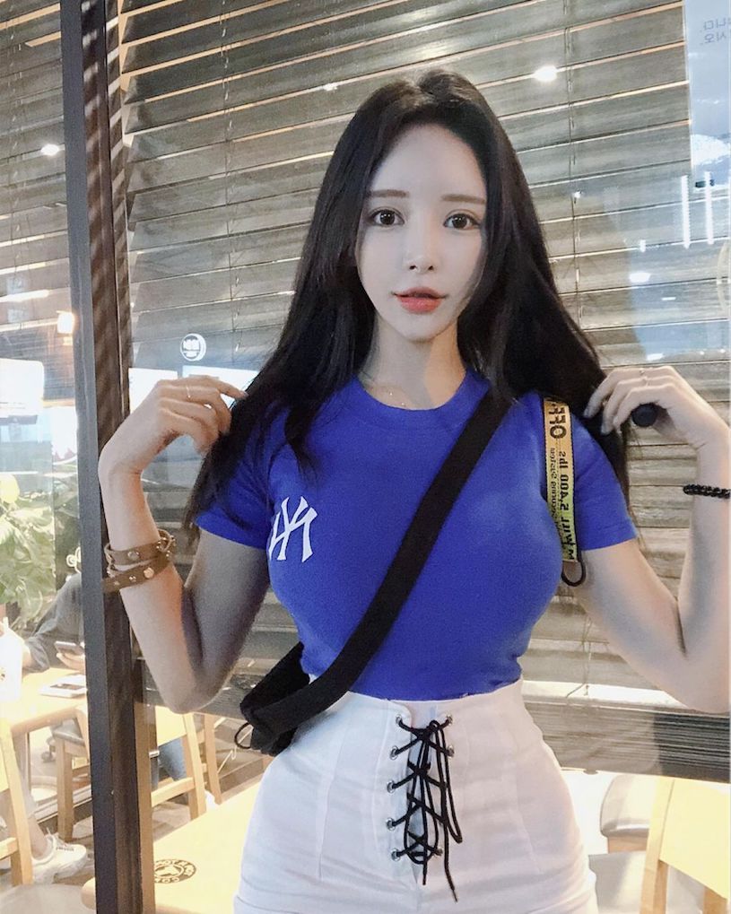 韩国Angelababy！「曲线爆辣」的漂亮小姐姐Dami胸前线条让人浑身发烫！