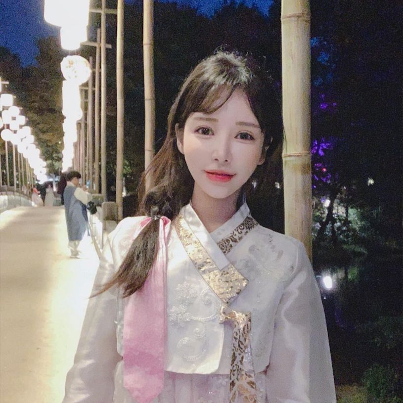 韩国Angelababy！「曲线爆辣」的漂亮小姐姐Dami胸前线条让人浑身发烫！