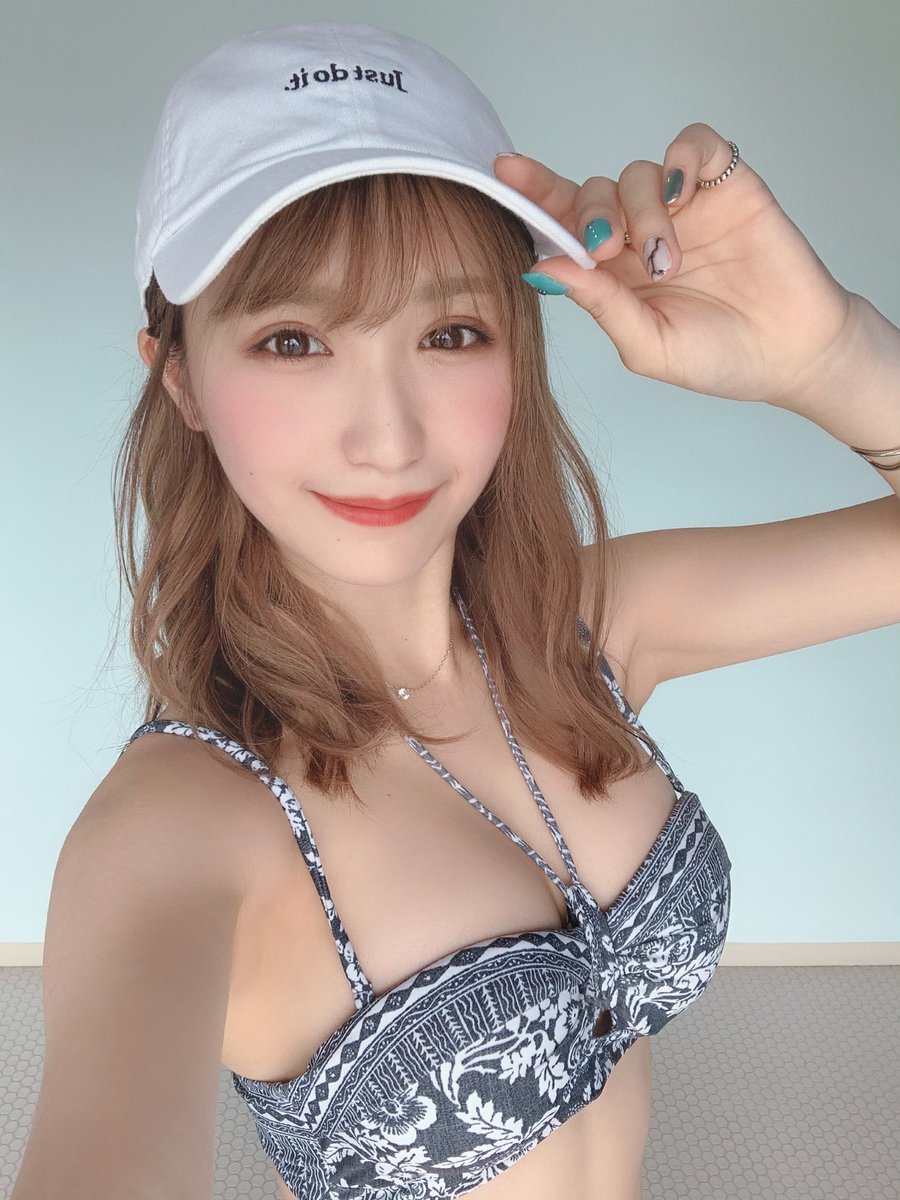 呆萌虎牙妹「伊藤爱真」疗愈笑容让人瞬间融化浑身散发「天使气息」甜度破表