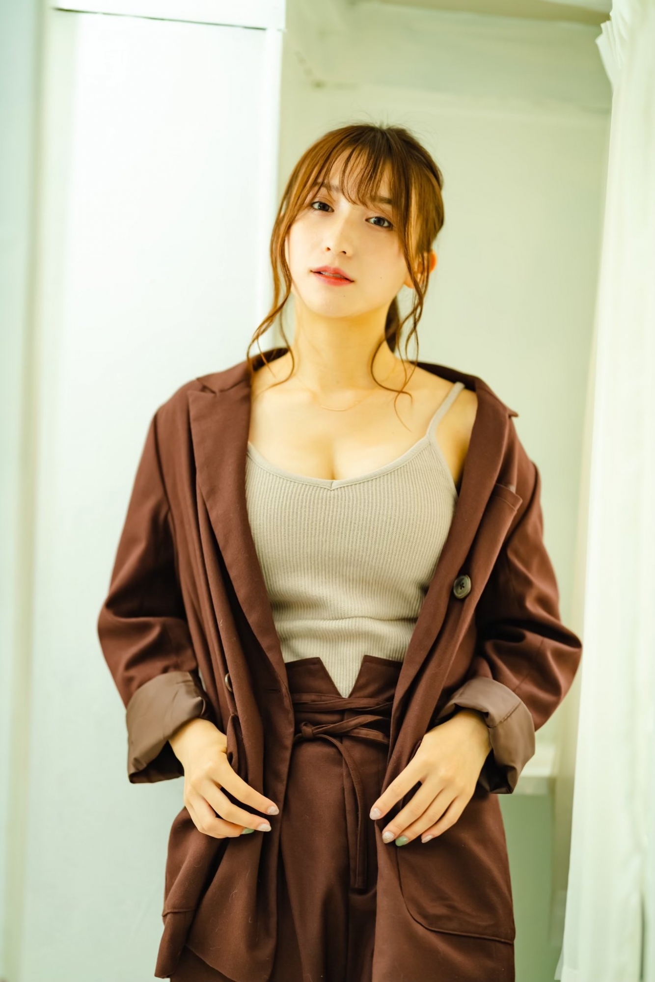 呆萌虎牙妹「伊藤爱真」疗愈笑容让人瞬间融化浑身散发「天使气息」甜度破表