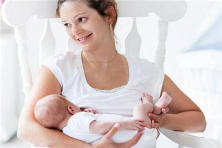 产后母乳喂养注意做好四件事