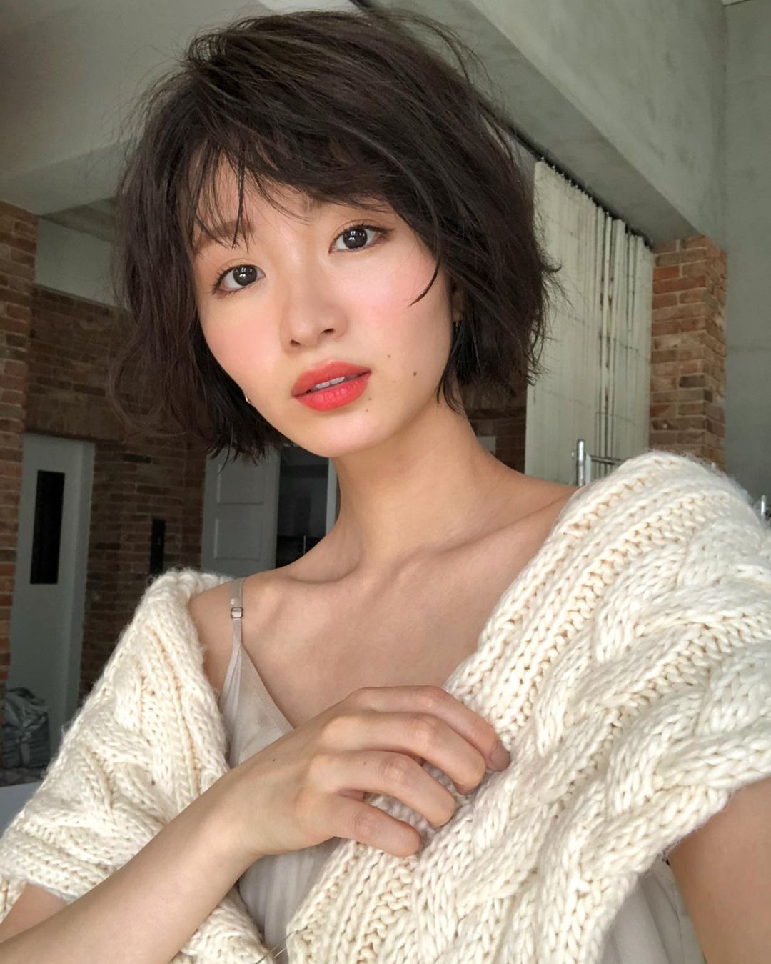 日系时尚杂志模特「冈崎纱绘」清甜笑容亲和力十足完全就是女友理想型