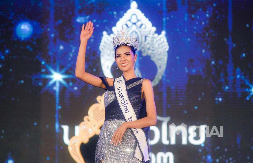 此外，May还将担任第52届泰国旅游文化大使。据了解，May 现年27岁，毕业于泰国知名高校玛希隆大学地球科学学院。此前曾代表泰国参加马来西亚2017年世际选美小姐（Miss Cosmo World）大赛。