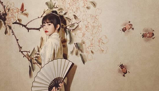 在2018年的时候，赖美云参加《创造101》的节目，在节目当中最终取得了第6名的成绩，成功作为火箭少女101的成员出道，并演唱了歌曲《卡路里》等等，还参加了《中国音乐公告牌》、《超新星全运会》、《超新星全运会》、《横冲直撞20岁》等等。