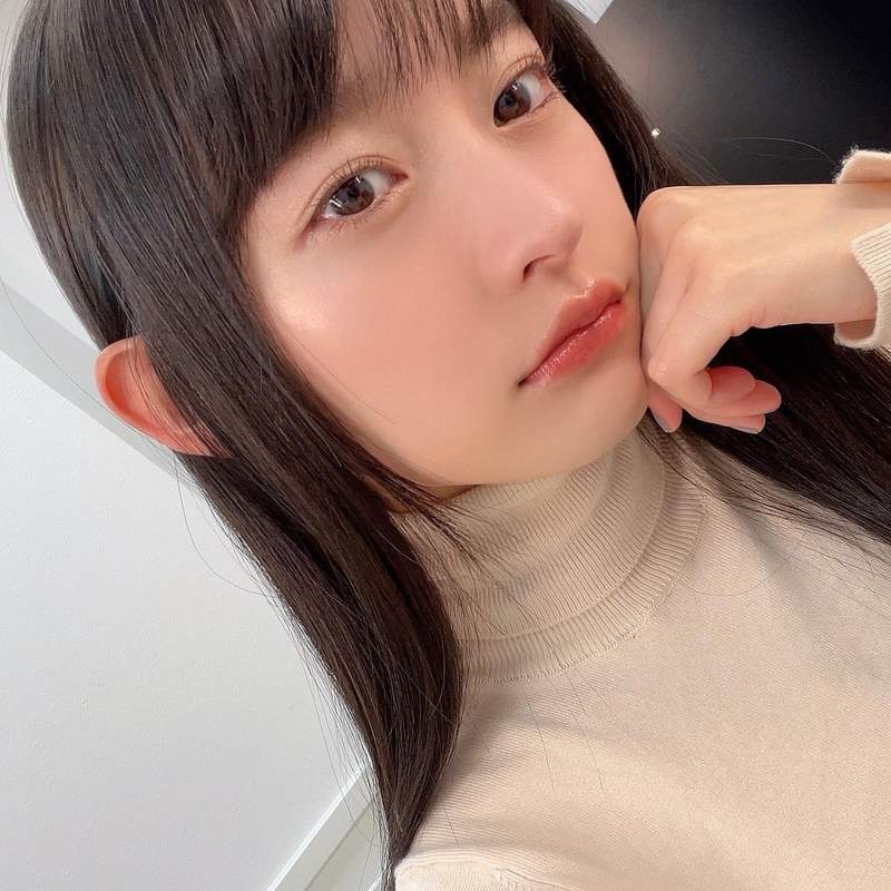 ●这妹子是谁？好可爱 ●他叫高崎かなみ ●是日本的一位写真偶像