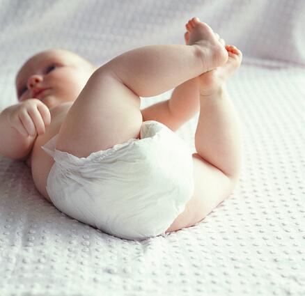 宝宝开始睡整晚觉,有换纸尿裤的必要吗？要不要打扰娃主要看三点