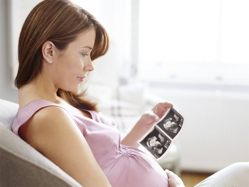 什么原因会导致胎儿得唐氏综合征？