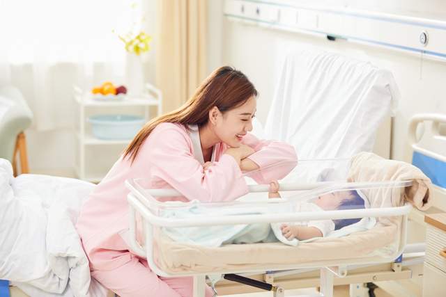 坐月子的时候避开误区,妈妈产后更快恢复,母乳更充足,宝宝喂养得更健康