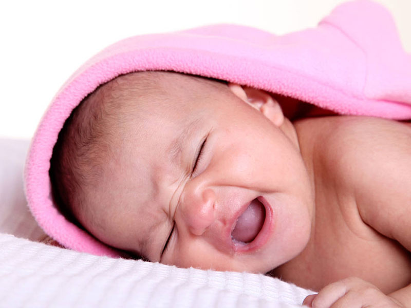 为什么宝宝困想睡觉都要哭闹一下？直接睡不好吗？