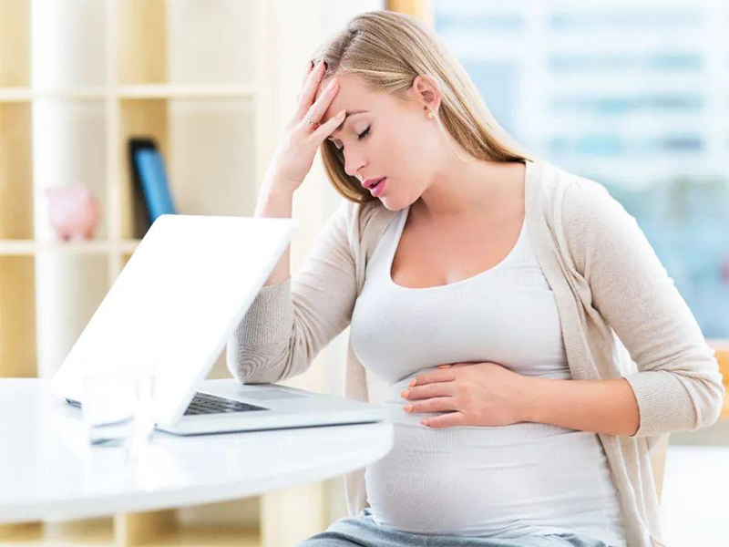 孕中期肚子硬硬的,是怎么回事？