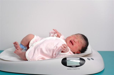 新生儿体重暗示大脑发育情况？5斤、7斤、8斤,都不如这一重量