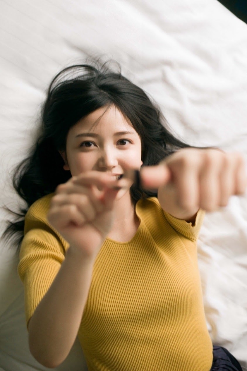 在加入乃木坂46之前，就已经对乃木坂46感兴趣的久保史绪里，在加入成为乃木坂46正式成员后，更是多次表现出自己喜欢乃木坂46的一面，就连受访时她都不只一次表示，「希望未来能成为乃木坂46不可或缺的一员。」如此正能量的可爱少女，真的很讨人喜欢呢～