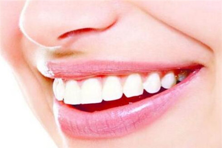 经常牙龈出血的四个常见原因