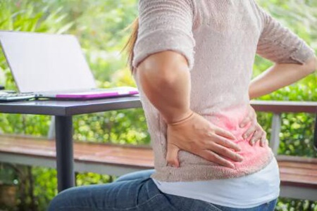 腰酸痛是什么原因？这三个造成女人腰两侧酸痛的原因