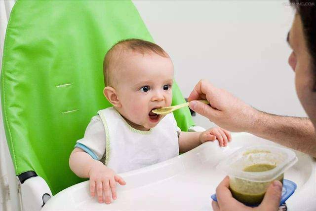 宝宝吃的第一口辅食米粉,吃哪个牌子的米粉比较好？