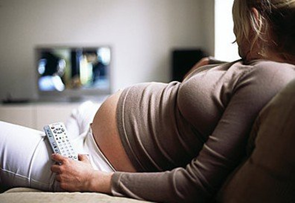 孕妇害怕辐射,要求邻居不在家时关掉wifi,邻居：要不你们搬家吧