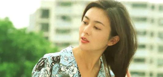 关之琳曾被称为香港第一美女，关之琳的美不妖艳，不媚俗，同时也不单纯，所以说关之琳真的是别有韵味的一位女星。