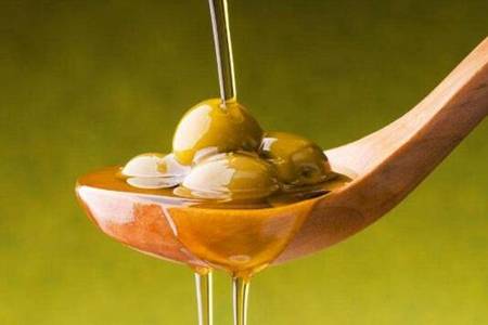 橄榄油有什么功效与作用 盘点橄榄油的美容方法