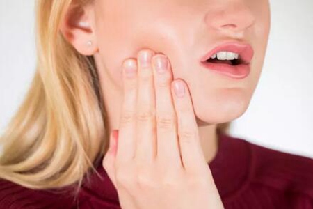 长智齿牙龈肿痛怎么办？这四个缓解长智齿牙龈肿痛