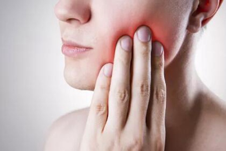 牙龈肿痛吃什么药快速消肿止痛？上火牙龈肿痛怎么办