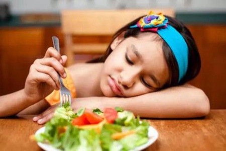 小孩不爱吃饭怎么办？这四个方法调理小孩不爱吃饭困难