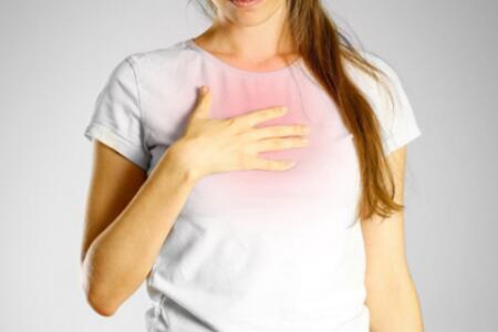左胸部里面隐隐作痛是什么原因？这四个引发左胸部作痛的原因注意