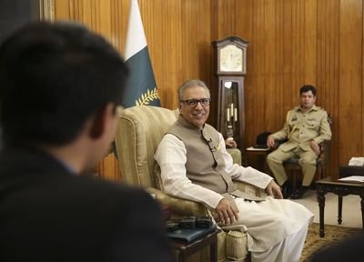 巴基斯坦总统新冠病毒检测呈阳性
