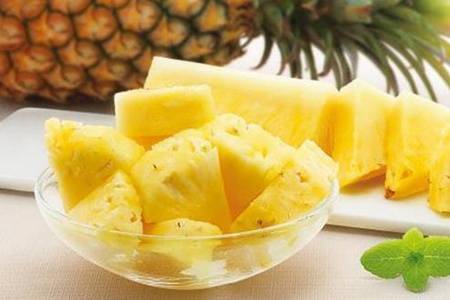 菠萝的功效与作用都有哪些 新鲜菠萝的营养价值介绍