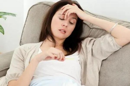 受精卵着床有什么症状？这四个女人怀孕初期症状