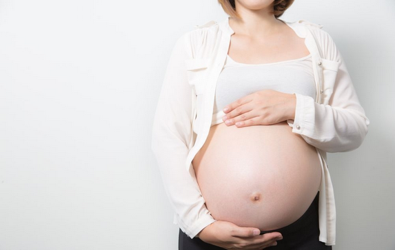 显怀,不显怀？影响孕肚大小的因素有很多,胎儿大小只是其中之一