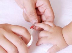 【剪指甲的正确方法】宝宝多大可以剪指甲